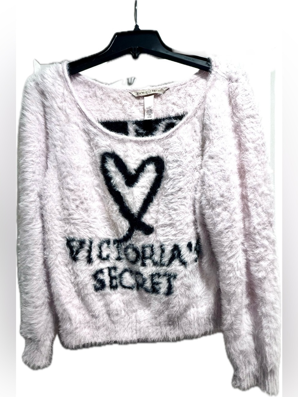 Victorias Secret 2018 NYC Runway fuzzy baby pink off the shoulder sweater S